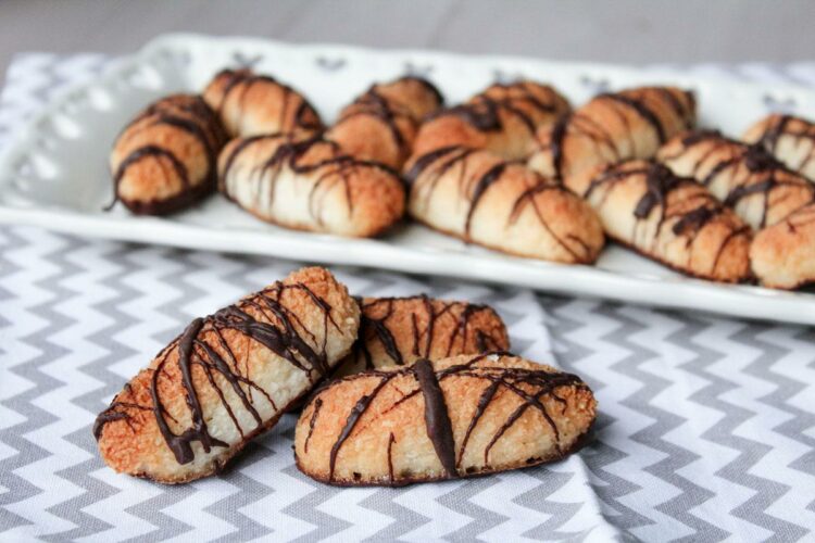 Biscotti Di Natale Kitchenaid.Biscotti Veloci Cocco E Cioccolato Le Ricette Di Teresa