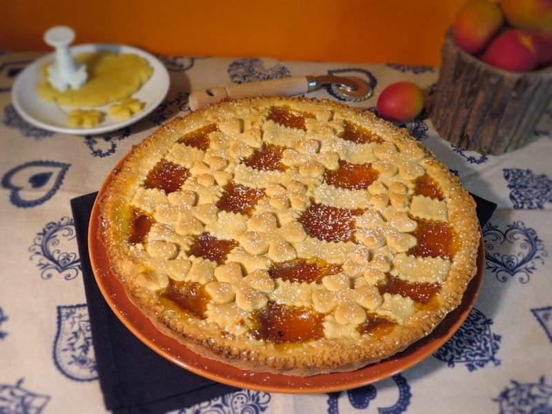 crostata ala confettura di albicocche