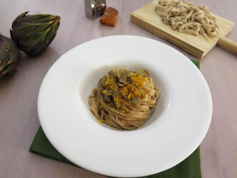 tagliatelle con carciofi e bottarga